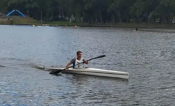 Santiago Terú ganó el primer Kayaktlón del CNF