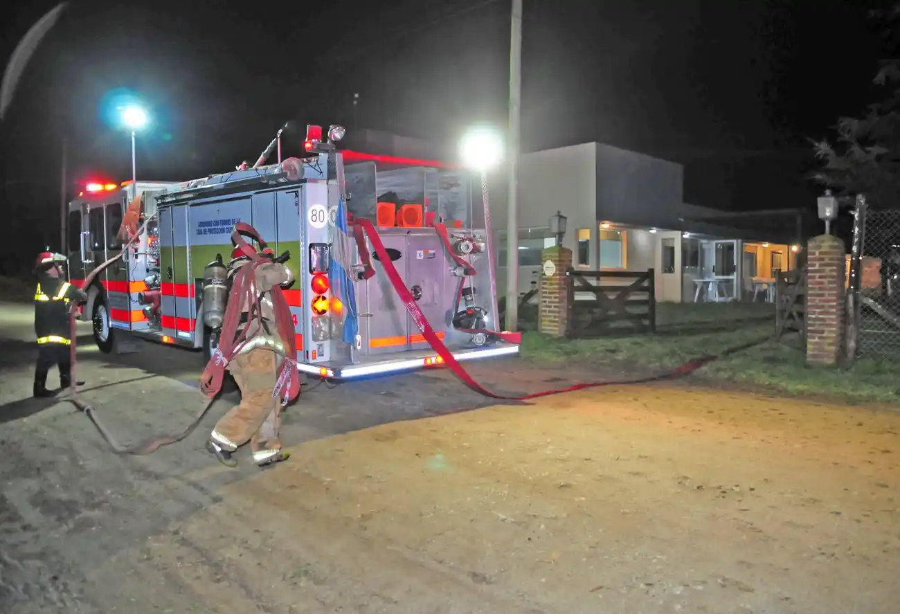 Se incendió la habitación del hotel  Village Park a metros de la Ruta 226