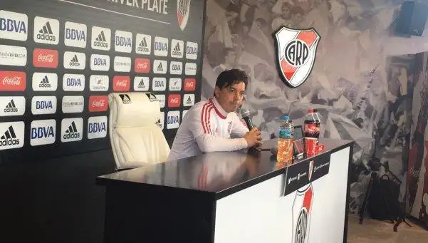 Gallardo repite por cuarta vez, pero no habla de "equipo definitivo"