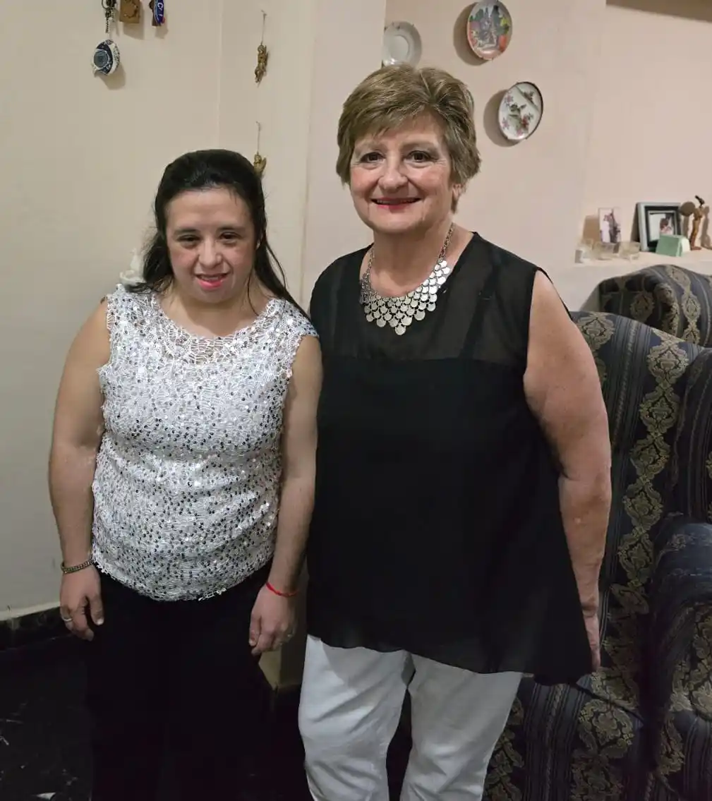 Ceci junto a maría Rosa, su mamá-