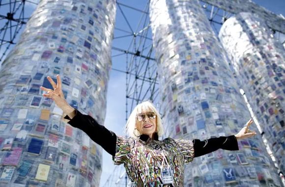 40 años del “Partenón de los libros prohibidos”