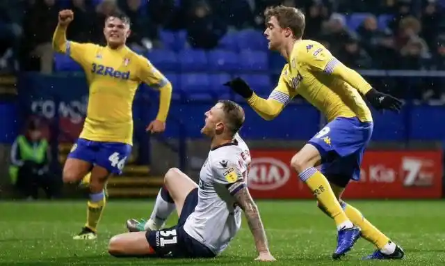 El Leeds de Marcelo Bielsa le ganó al Bolton y es el único puntero del Championship