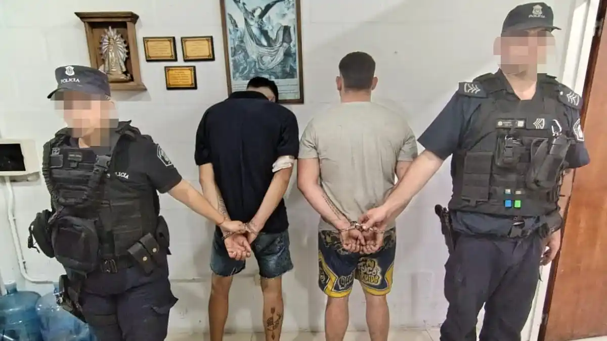 Los aprehendidos fueron puestos a disposición de la Justicia por los delitos de Encubrimiento, Desobediencia e Infracción a la Ley 23.737.