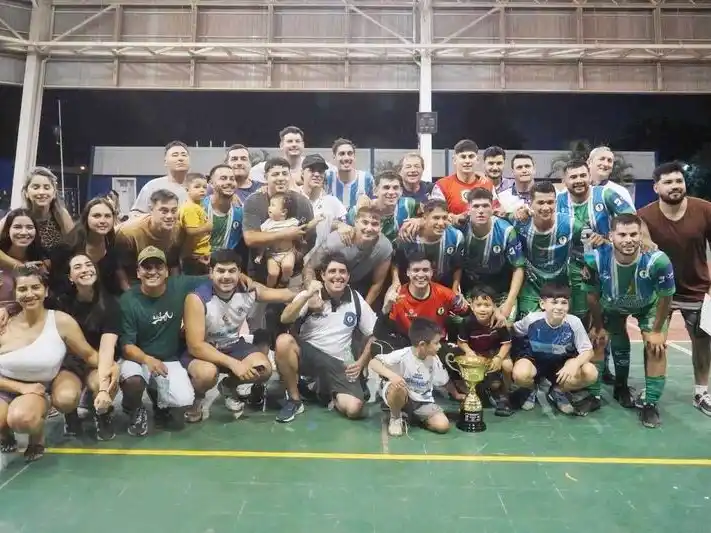 6 de Noviembre campeón
de la Categoría Elite