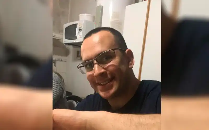 Feliz cumple, Roberto Leguizamón