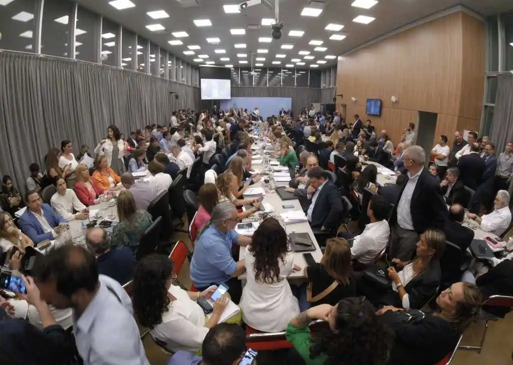 El oficialismo logró apoyo opositor y la Ley Omnibus llegará al recinto