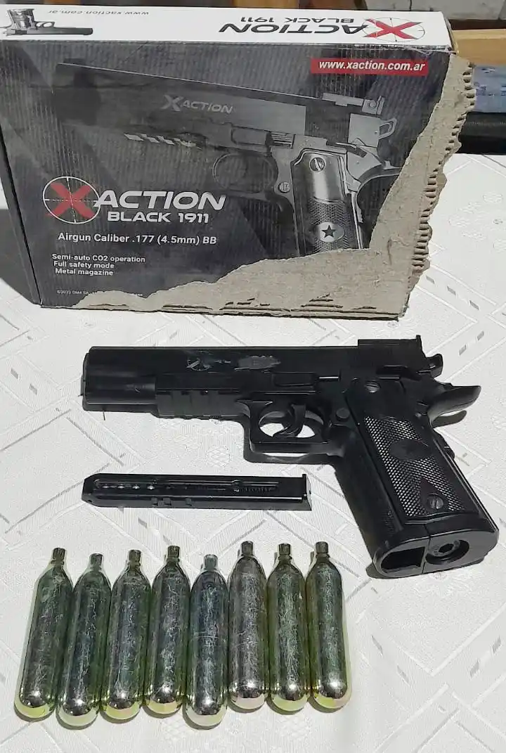 Allanamientos: secuestraron una réplica de arma y marihuana