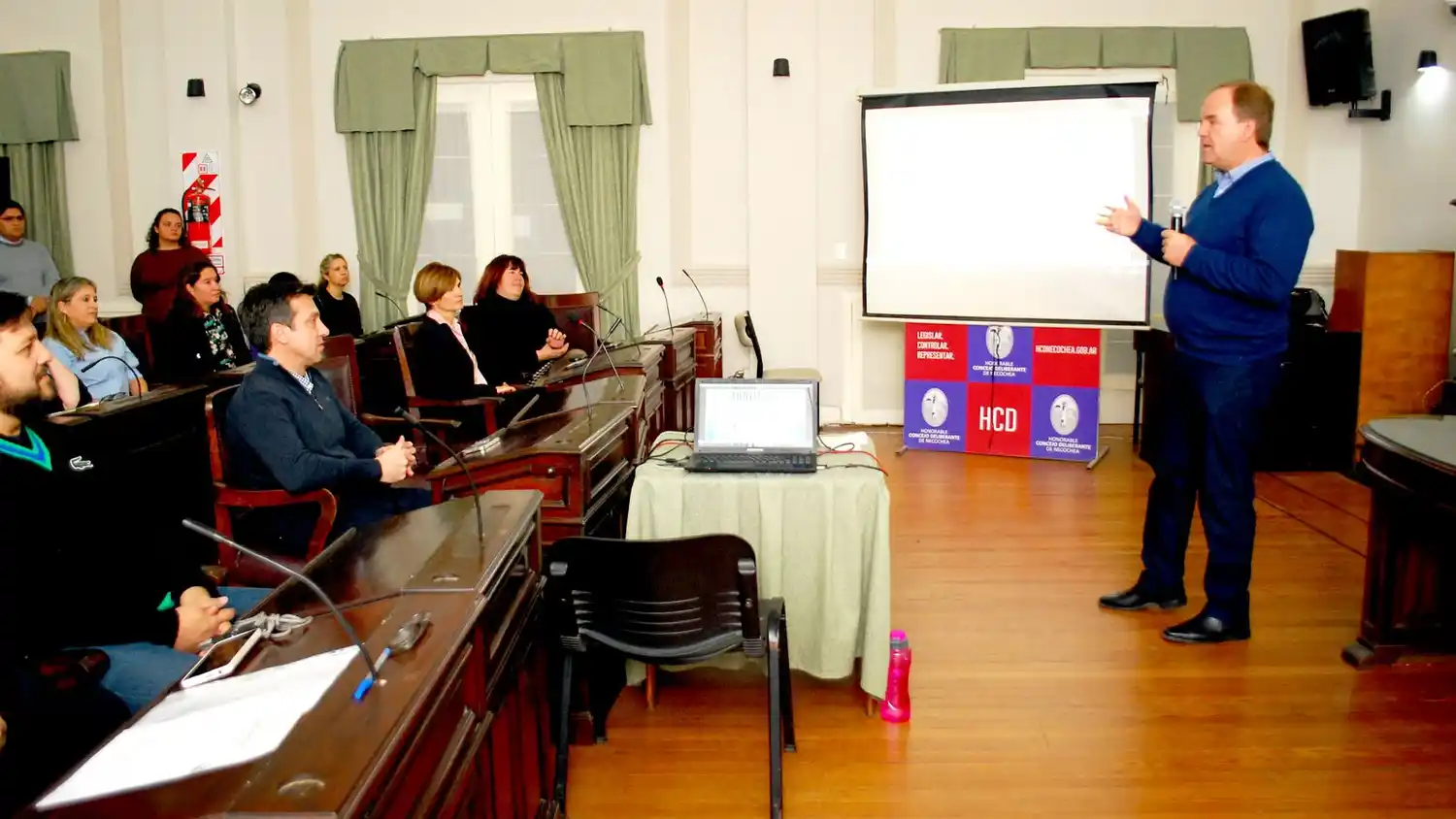 Bienvenida. Dio en la mañana de ayer Marcelo Schwarz