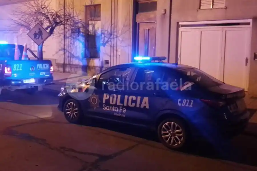 Allanamiento en barrio Sarmiento: hay una persona detenida