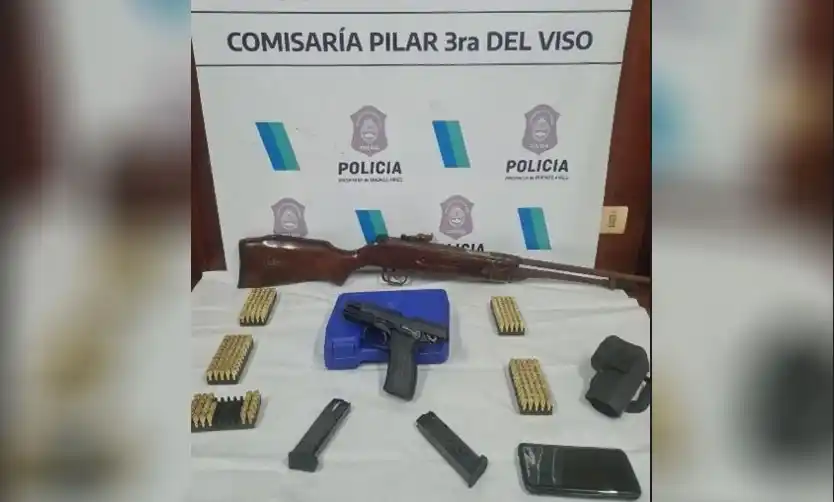 Vecino a los tiros enojado por la música fuerte de un gimnasio