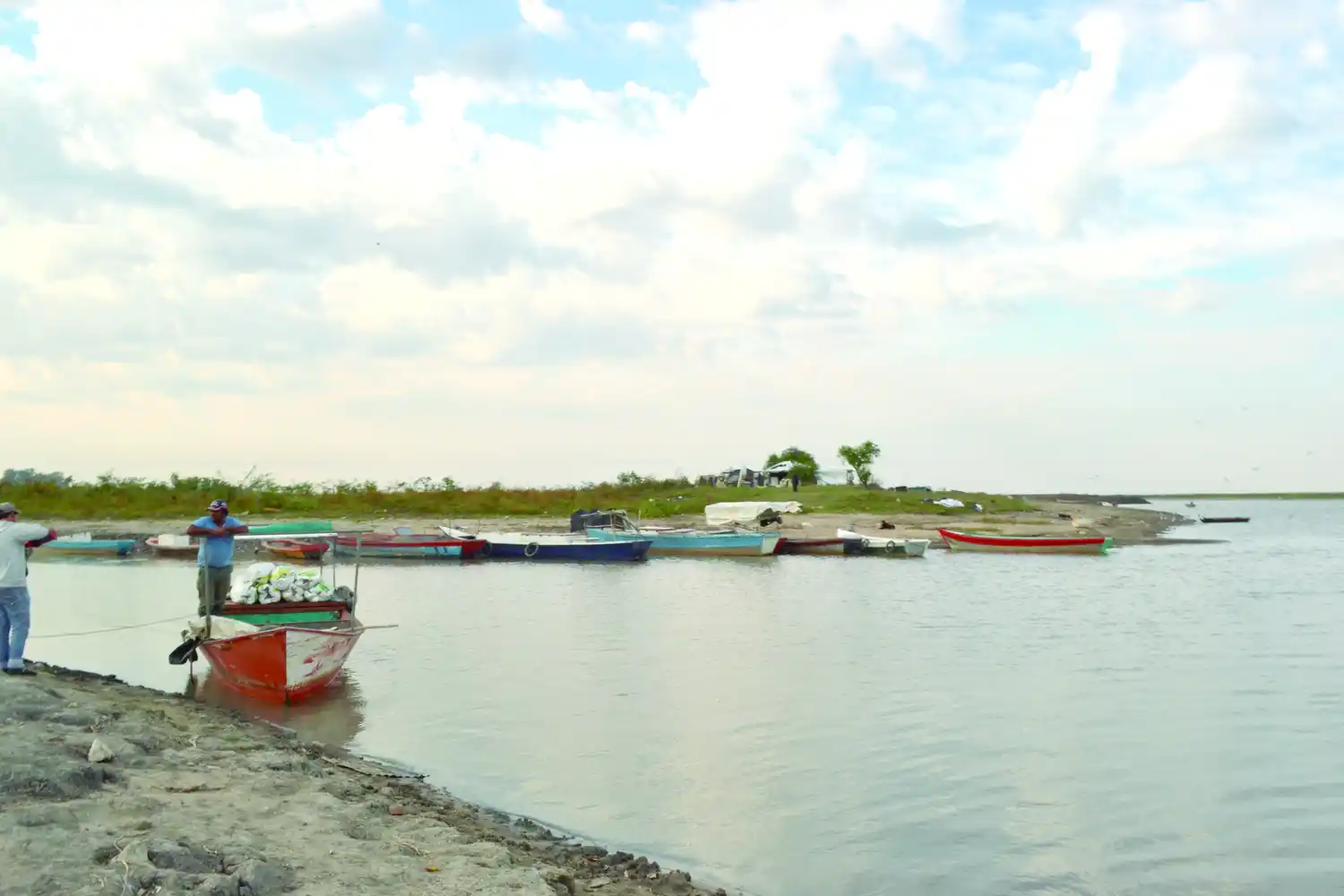 Por ahora no habrá veda para la pesca, para priorizar el aspecto social