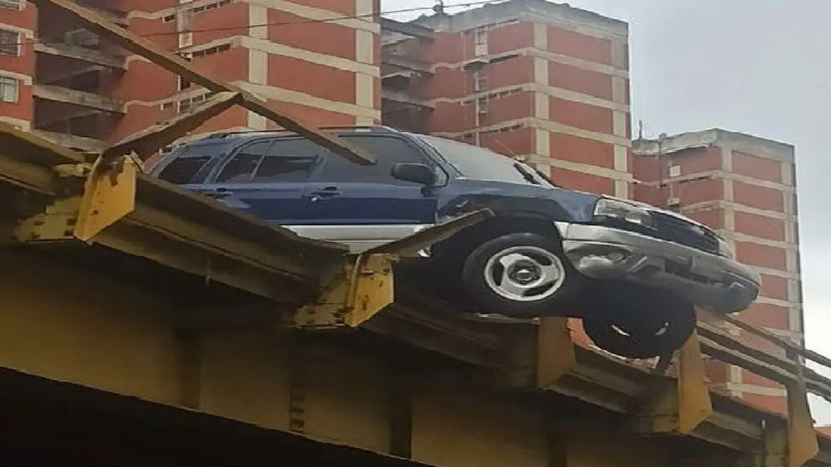 DEBIDO A ACCIDENTE: Cierran elevado de Maripérez este #12Jun