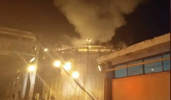 ¡CONTROLADO! Reportan incendio en tanque de refinería de Pequiven en Morón