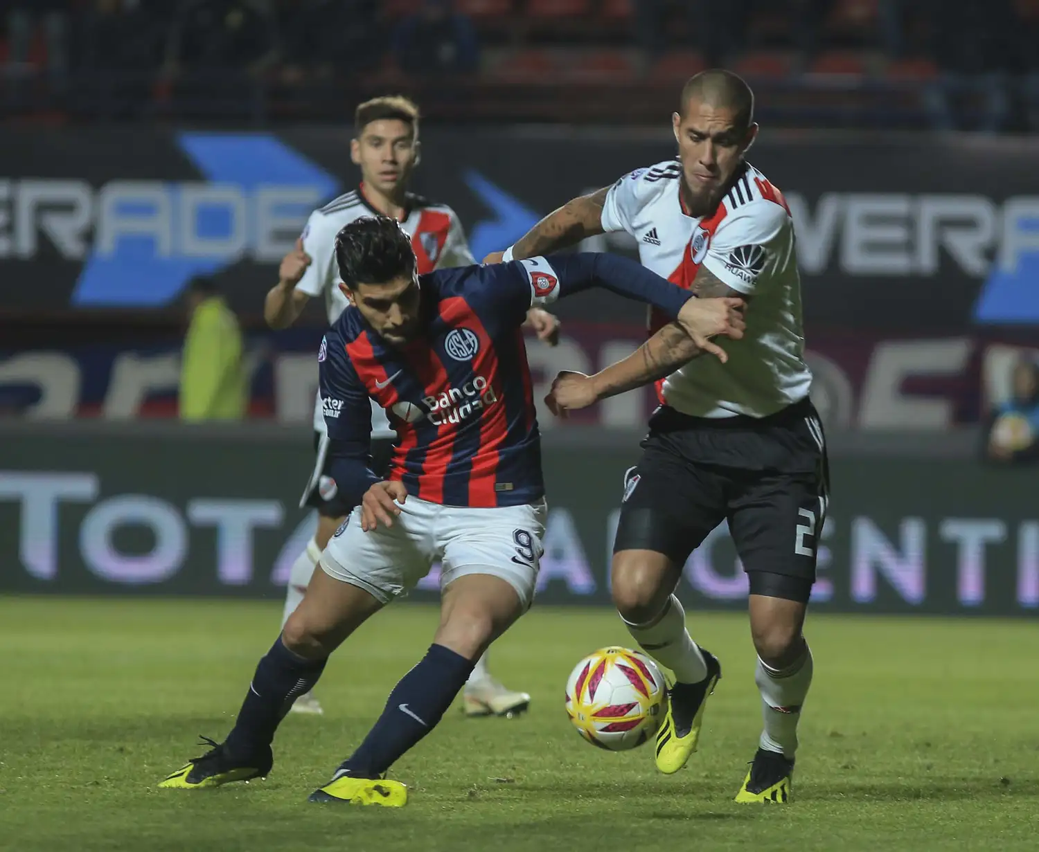 San Lorenzo y River  siguen sin poder ganar