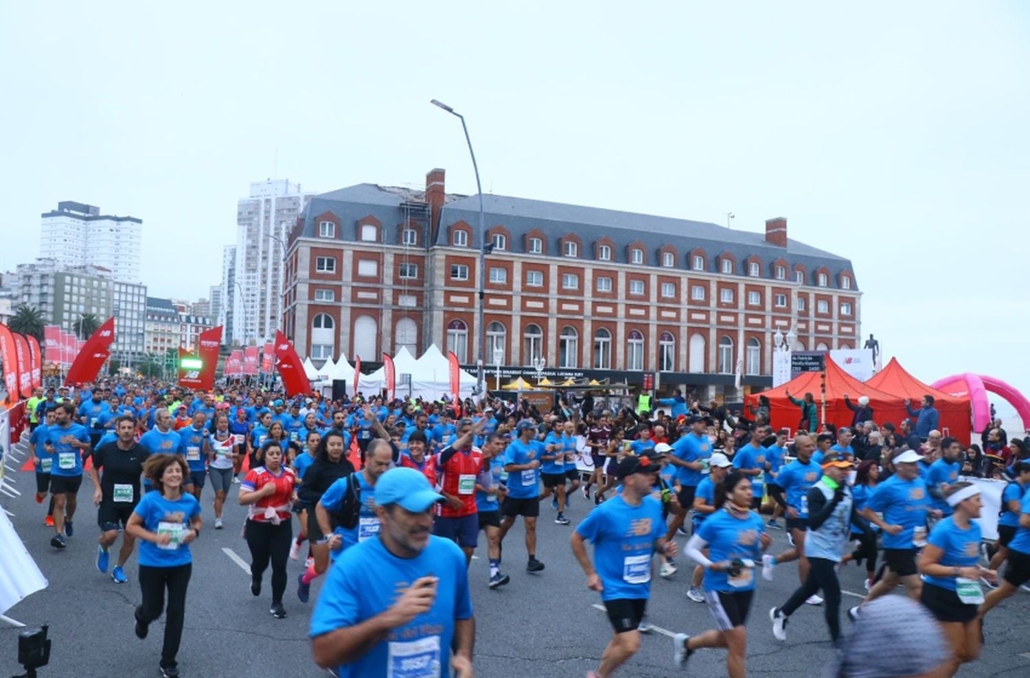 "¿Por qué no se cubrió con ambulancias municipales la Maratón?"