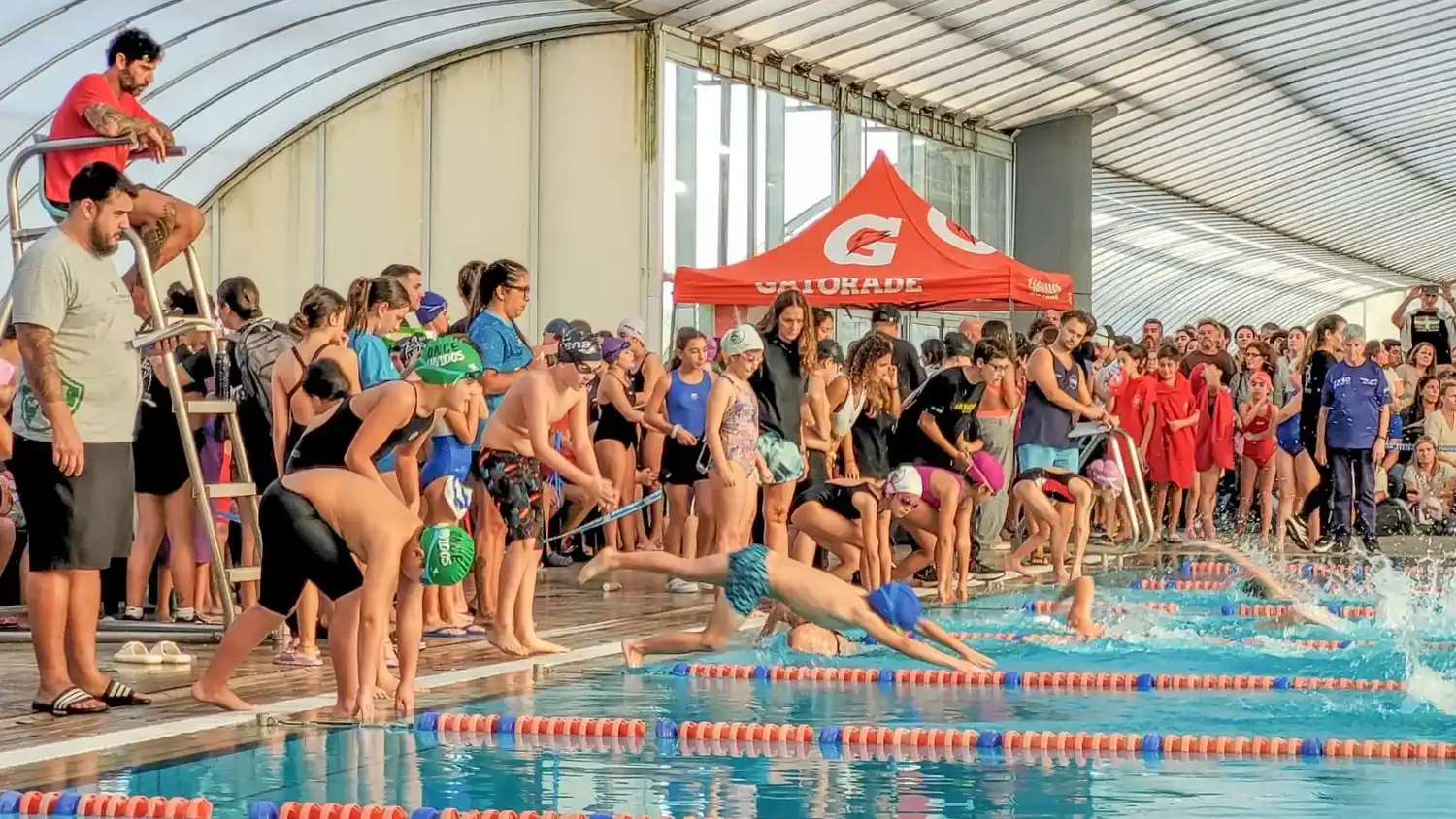 El Circuito Municipal de Natación volverá a reunir este sábado a cientos de jóvenes