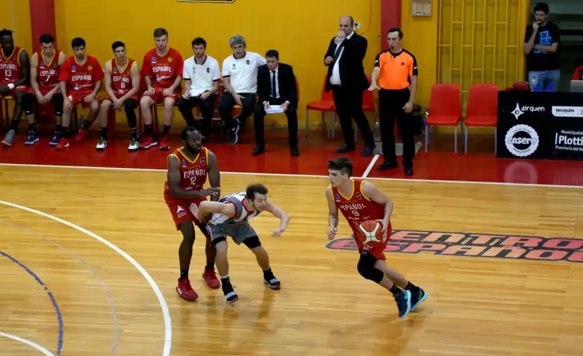 Central le ganó un partidazo a Centro Español y sumó un buen triunfo en la ruta