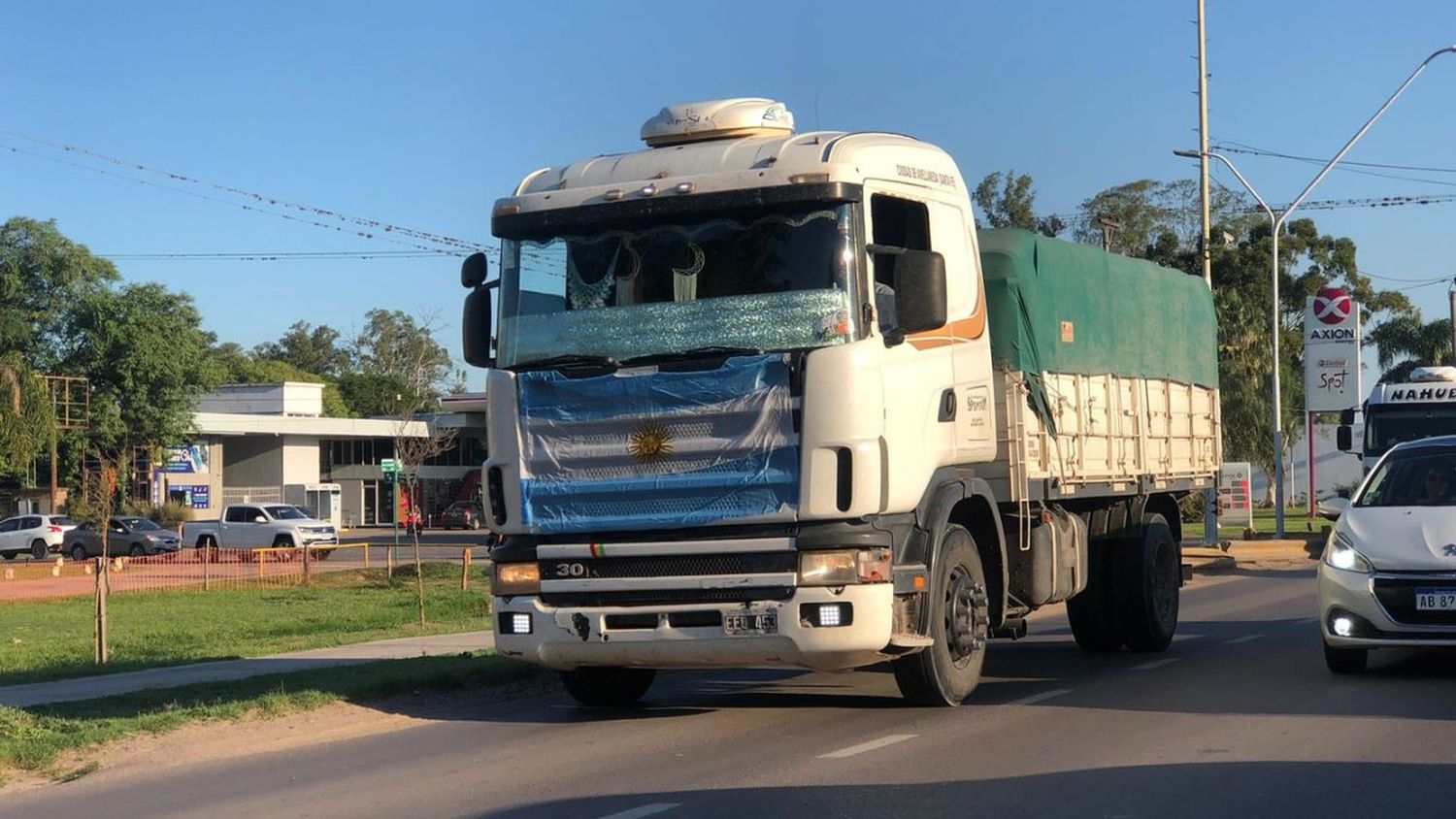 Videos.Camioneros de Avellaneda y Reconquista hicieron una caravana reclamando justicia