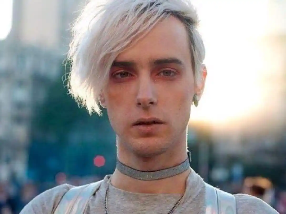 Internaron al hijo de Gustavo Cerati tras desvanecerse y golpear la cabeza contra el piso   