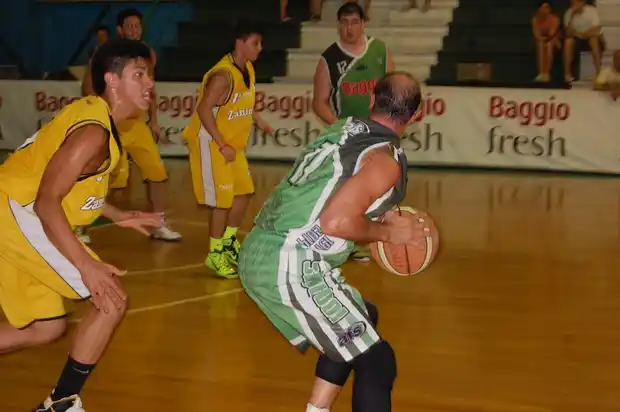 Zaninetti venció a Racing y clasificó a los Play Off