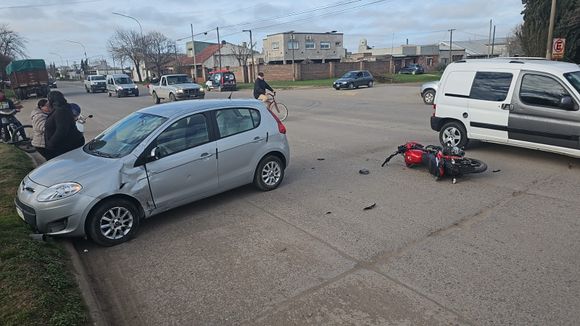 Menor de 15 años se accidentó cuando conducía una moto robada