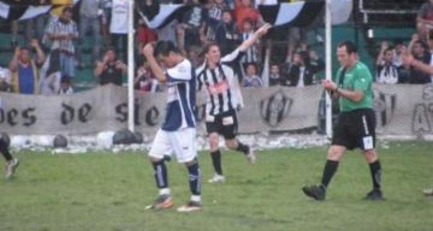 Atlético venció a Sportivo  y se quedó con el clásico