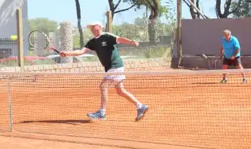 El sol acompañó la fiesta en el Nacional de tenis para veteranos