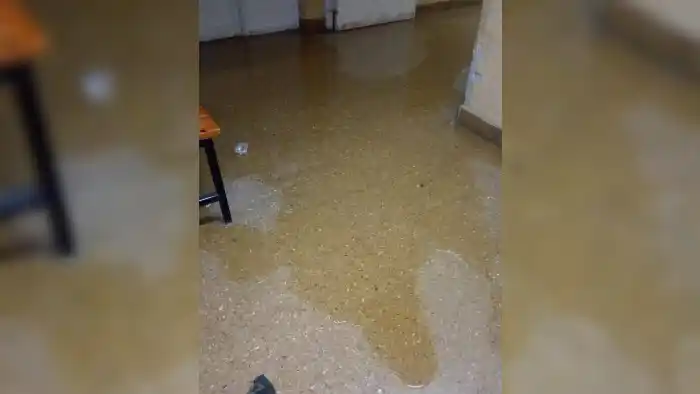 Hospital: "Llueve más adentro que afuera"