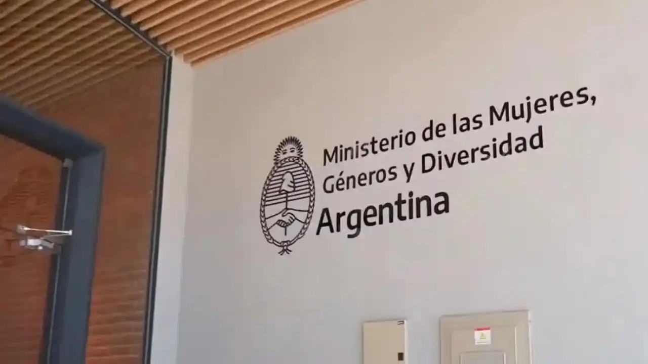 Programas de género, ¡afuera! Milei sigue cerrando espacios del extinto Ministerio de las Mujeres.
