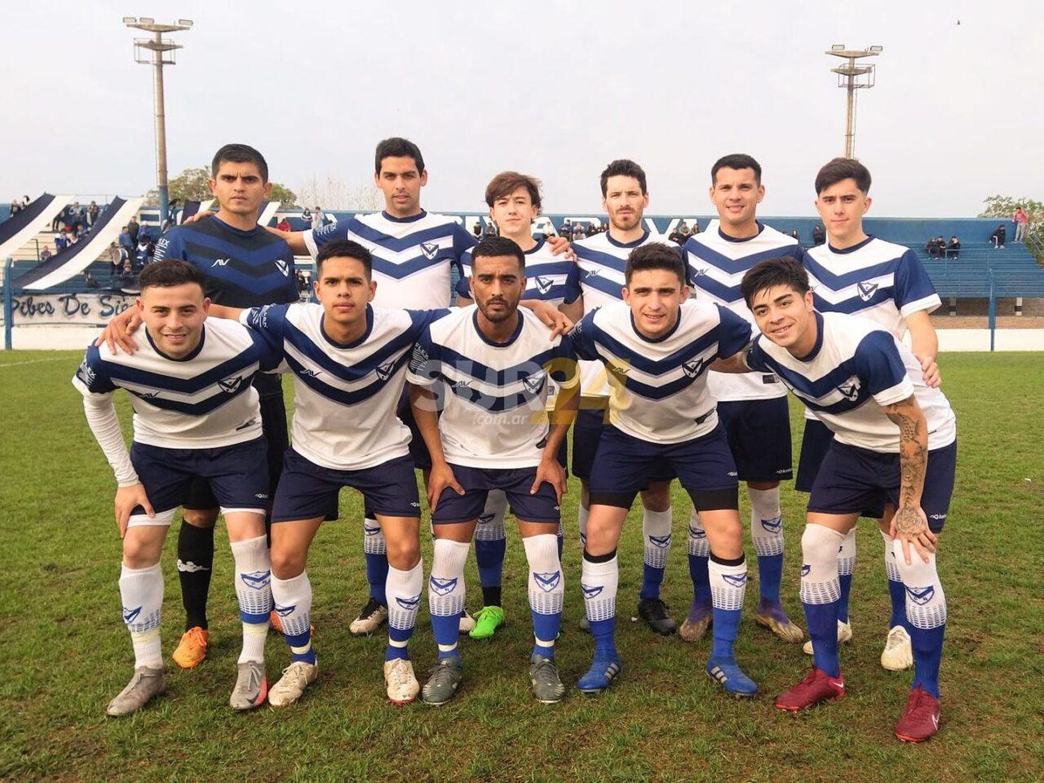 Rivadavia ganó, gustó y goleó al último campeón