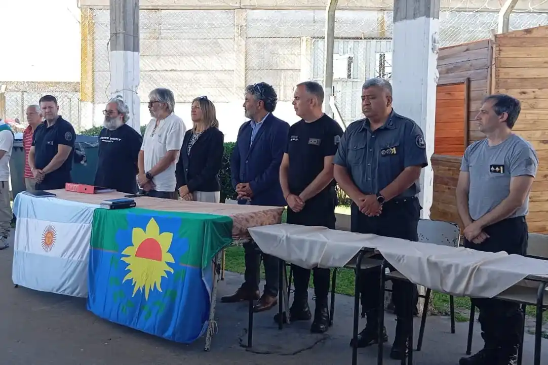 Autoridades provinciales participaron del acto de entrega de certificados.