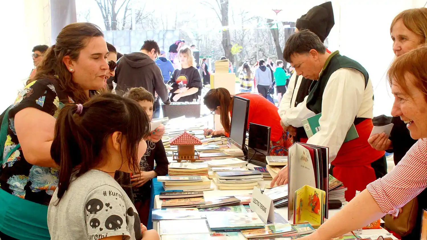 En la Plaza. La Feria del Libro se volverá a hacer al aire libre con varias actividades