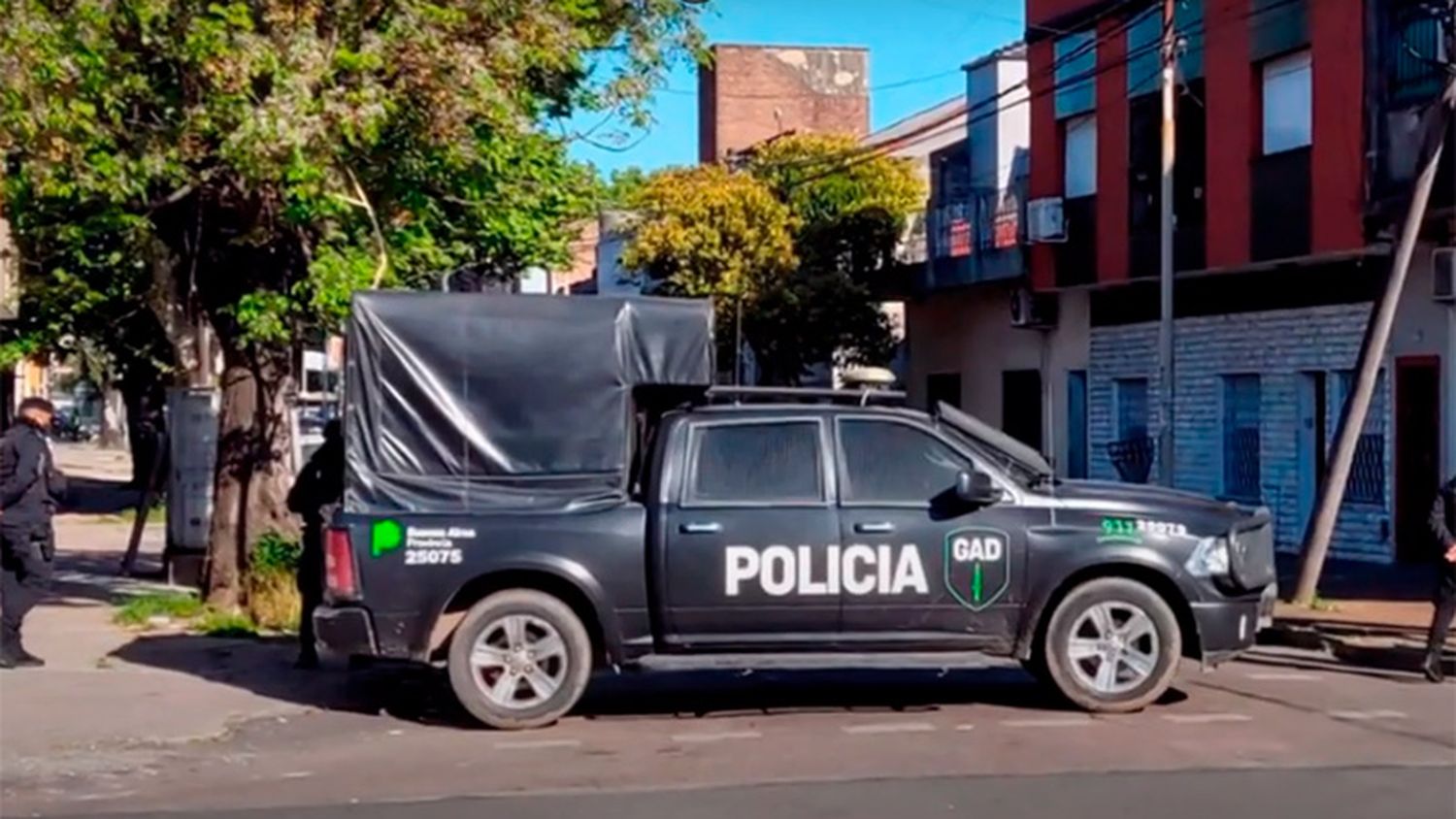 Una toma de rehén terminó con un tiroteo, dos muertos y varios heridos