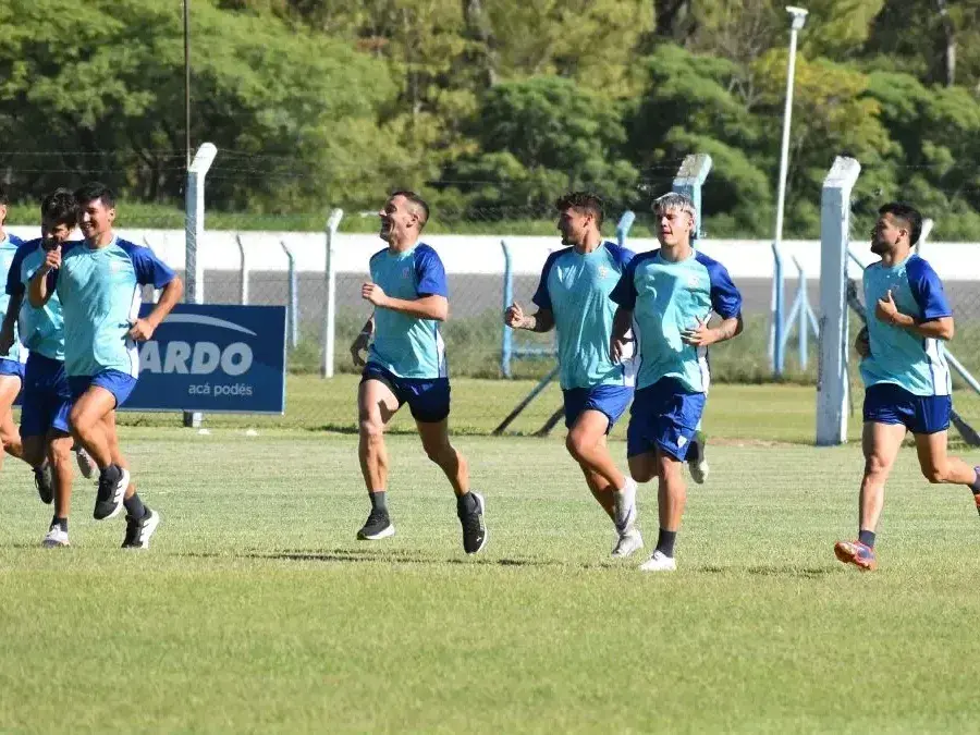 La Crema realiza hoy su último entrenamiento y definie el equipo que recibirá el sábado a las 16 a T.Suárez. Foto: Prensa AR