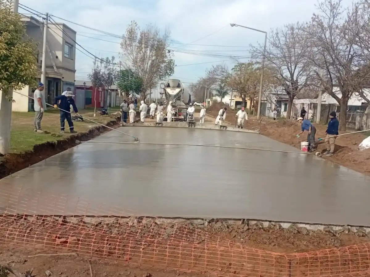 El gobierno de la ciudad continúa con su eficiente plan de pavimentación. Foto: MVT