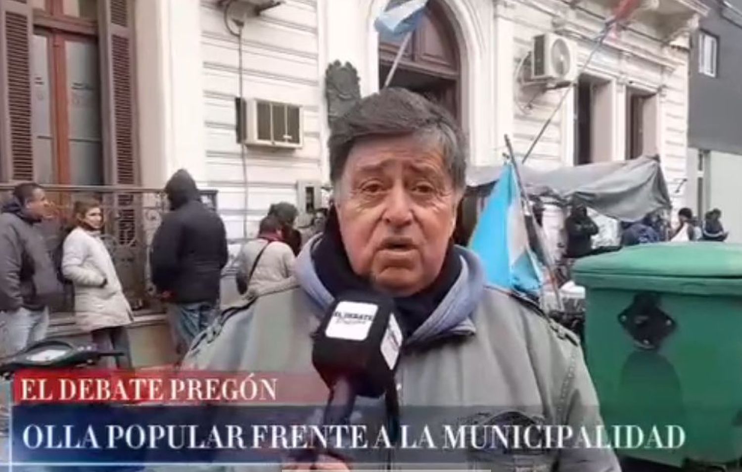 OLLA POPULAR FRENTE A LA MUNICIPALIDAD