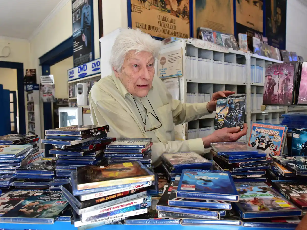 VHS: objeto de culto en otras ciudades, tesoro nostálgico para el “Flaco” Bertotti