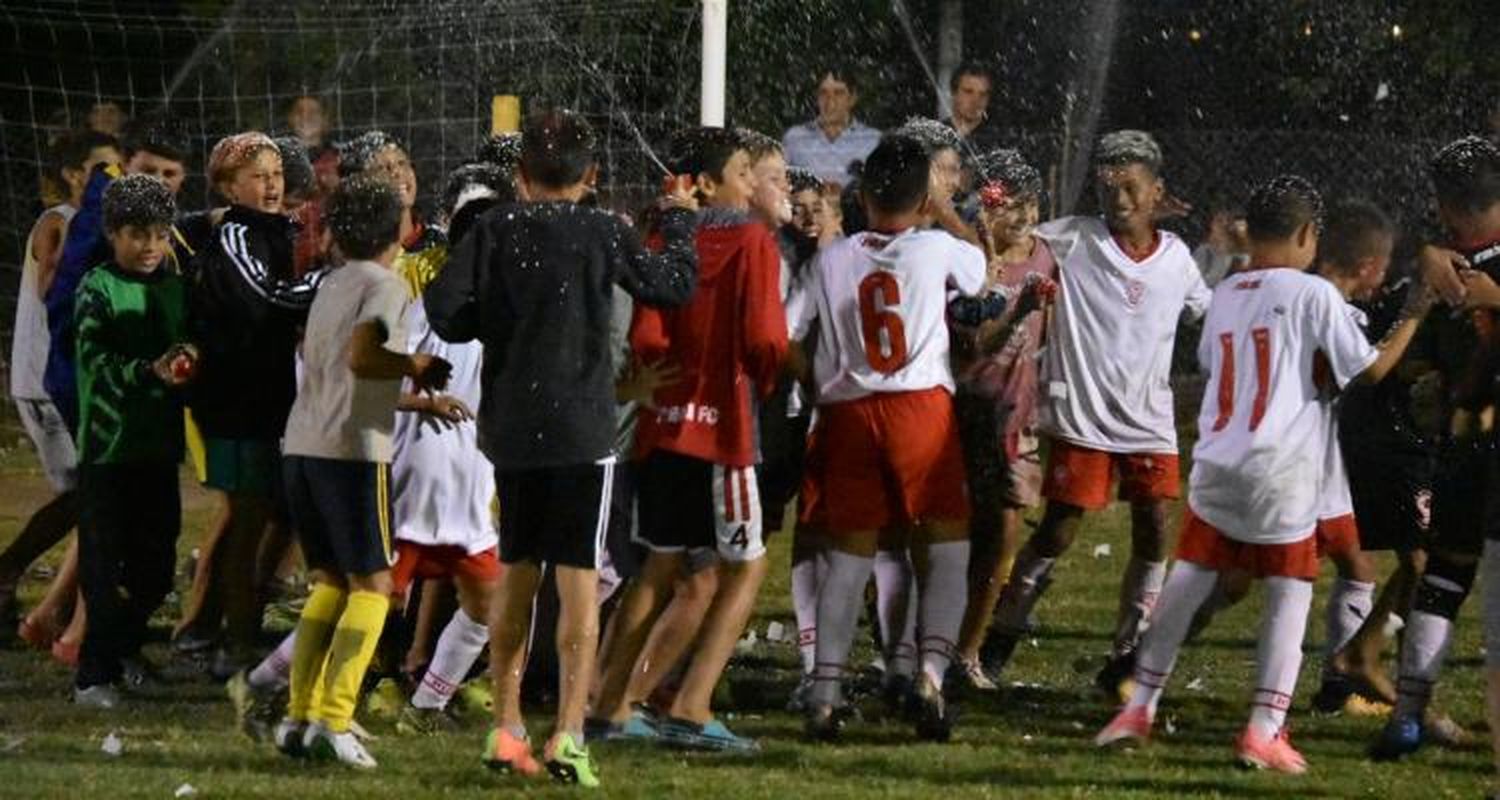 Ante 500 personas, Huracán se quedó con el Provincial 2008