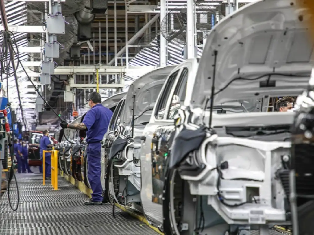 La producción de vehículos creció más de 40% y las exportaciones aumentaron 30%