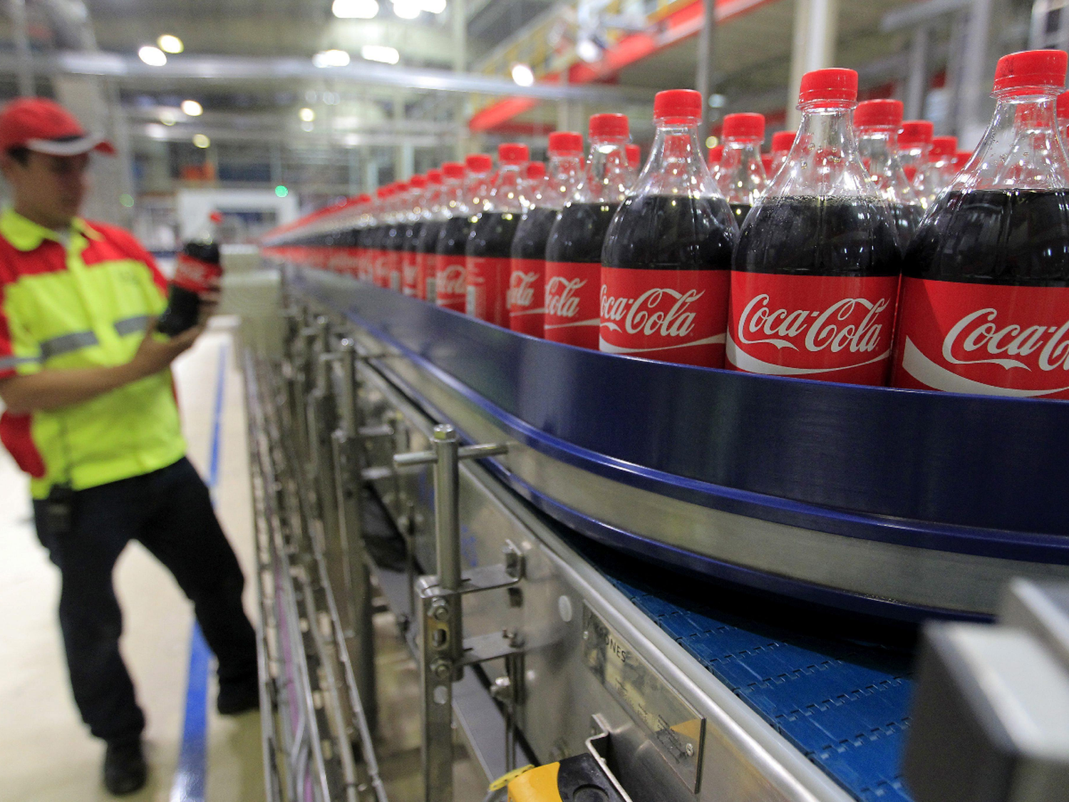 La embotelladora de Coca Cola pidió un procedimiento preventivo de crisis para su planta de Pompeya