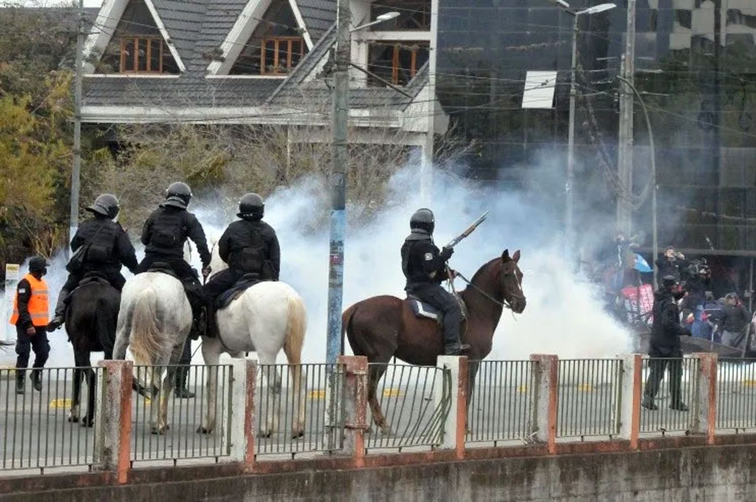 Más de 70 heridos y al menos 31 detenidos