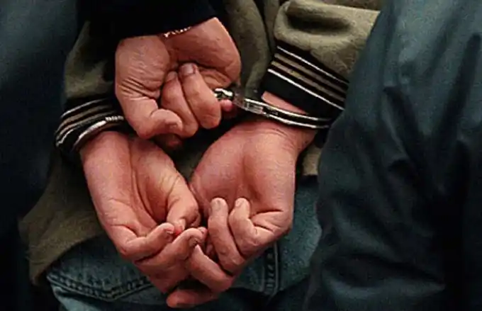 Mató de siete puñaladas a su novia porque volvió tarde a la casa