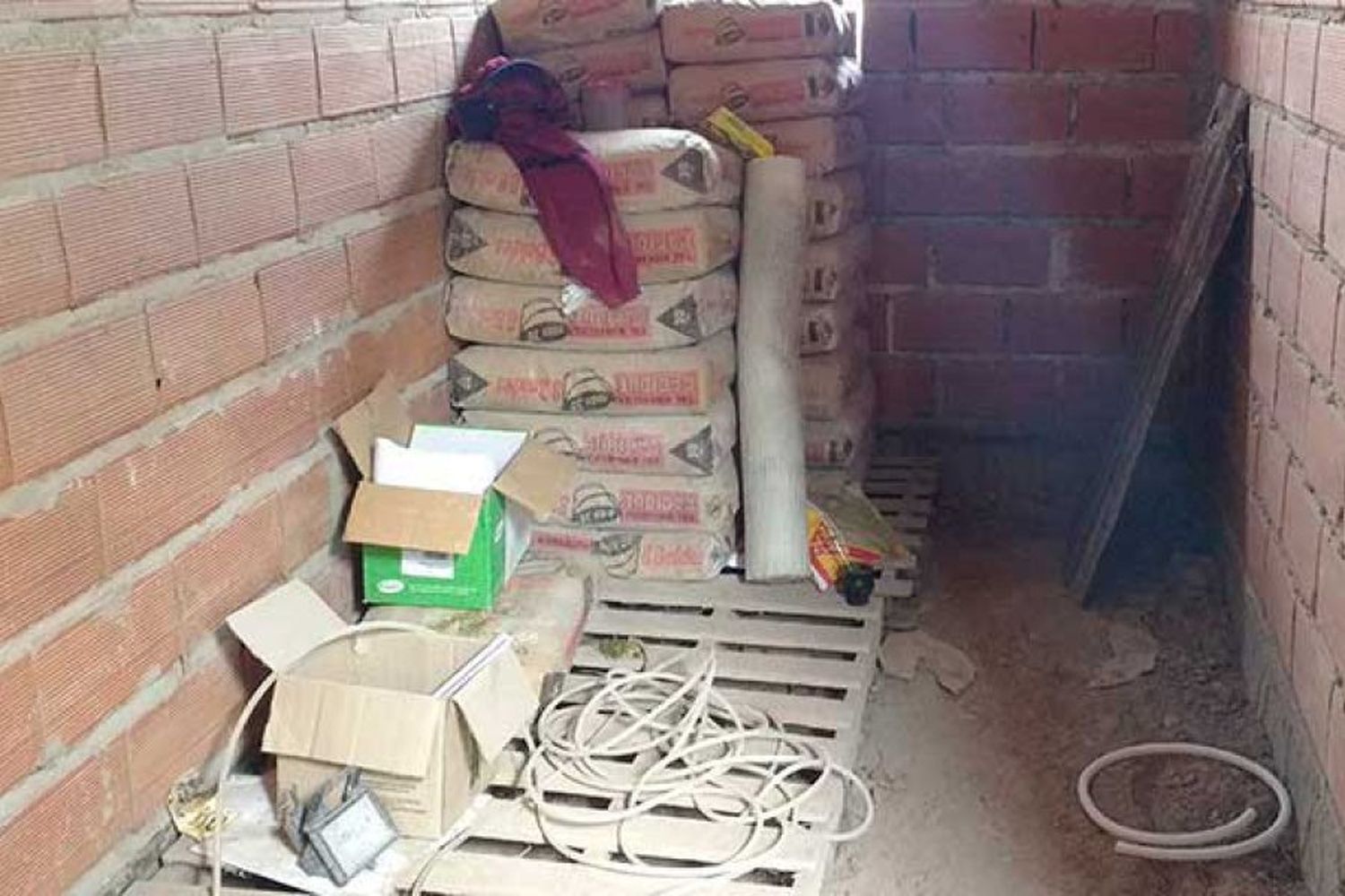 Ingresó a una obra y rompió las cámaras de seguridad: lo habrían identificado