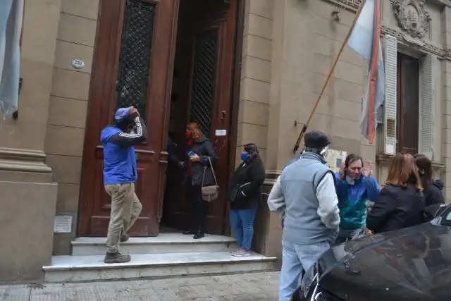 Vecinos de Av. Illia, continúan reclamando