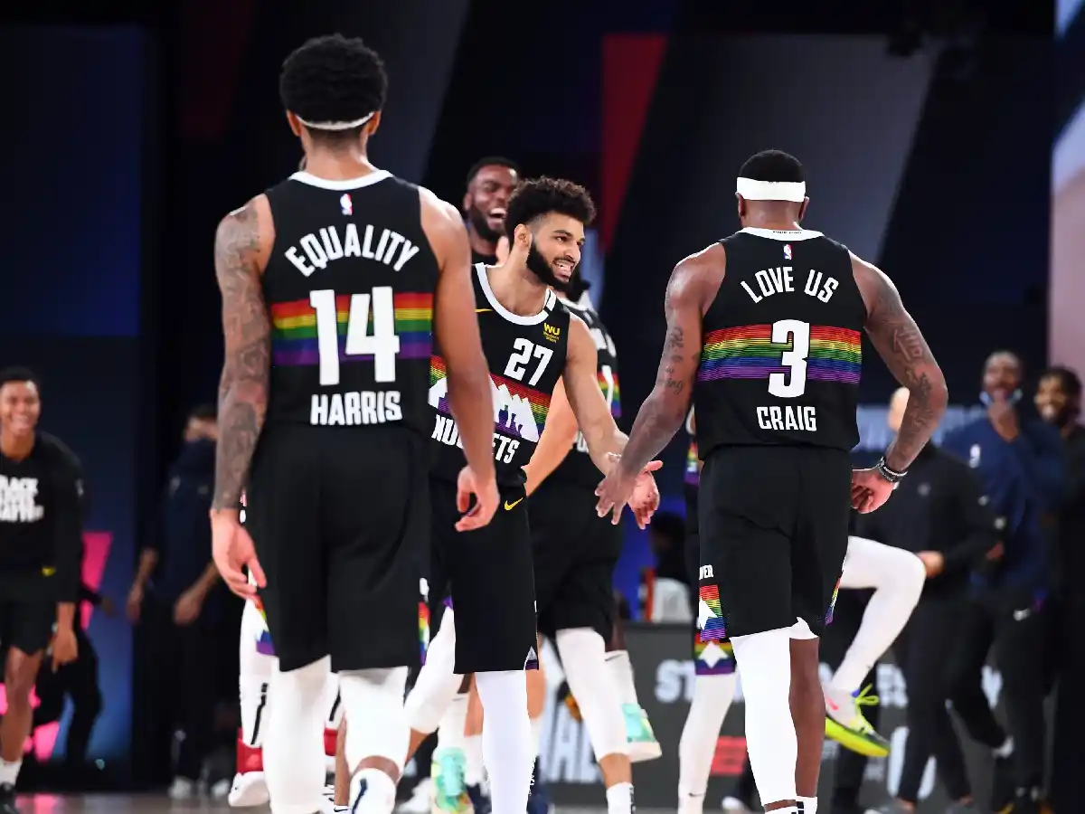 Denver Nuggets alargó la semifinal del Oeste 