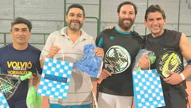 Más campeones en el padel