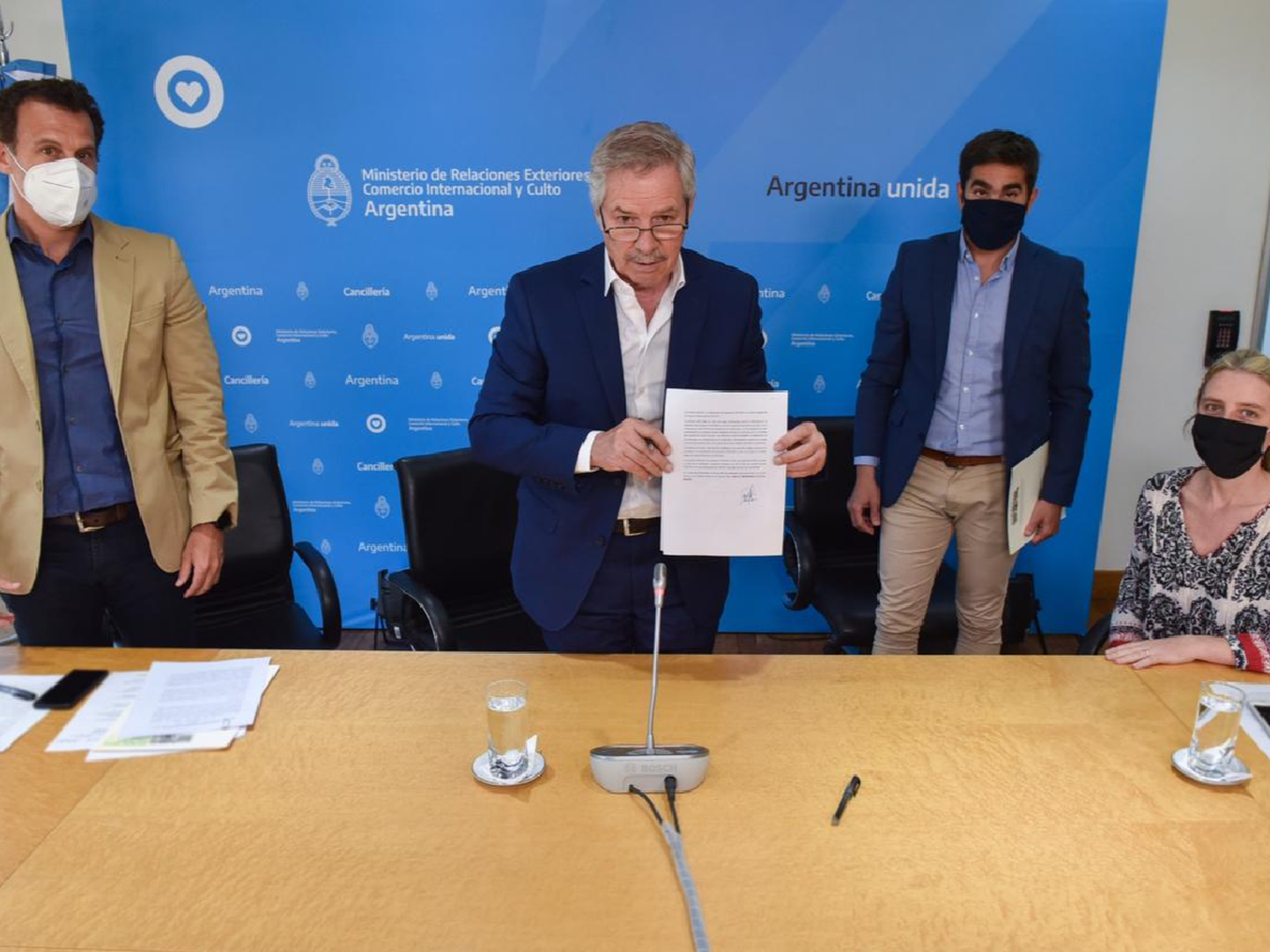 Cancillería y Boca firmaron un acuerdo de cooperación