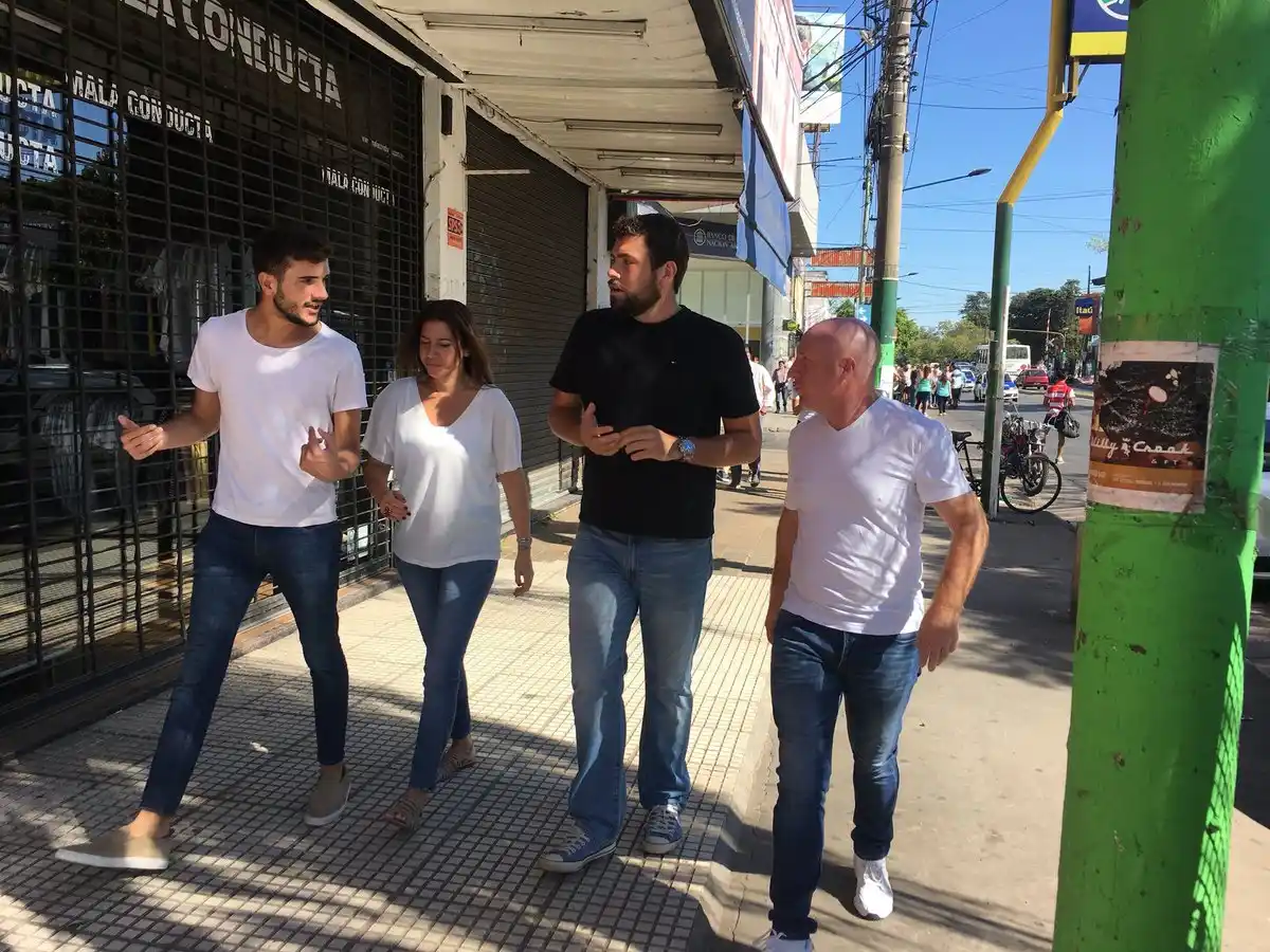 Delfino, de timbreo en Hurlingham junto a Mac Allister, Robledo y Daniela Reich