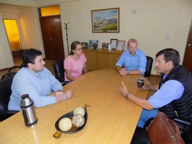 Reunión por la obra de la escuela técnica