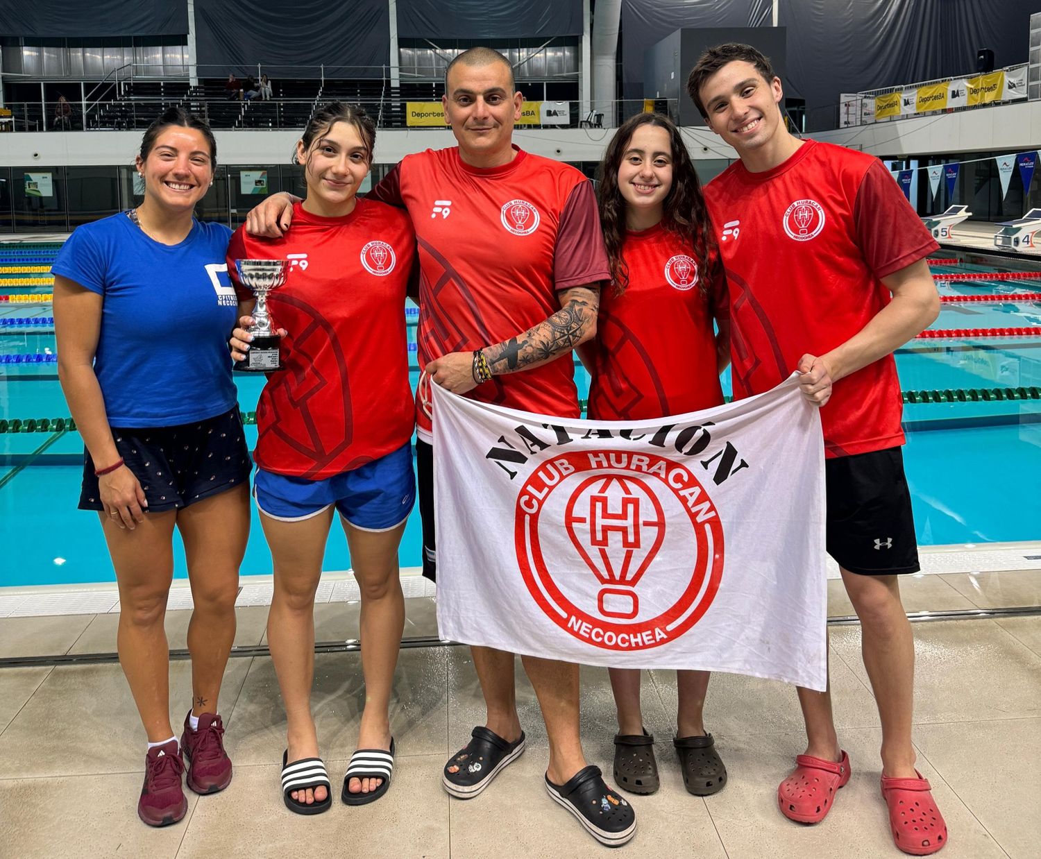 Claudio Castagnari, junto al equipo de Huracán en el Nacional de Juveniles